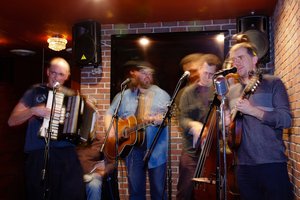 THE ROLLING TUMBLEWEEDS with Tribesman Curtis Becraft on accordion